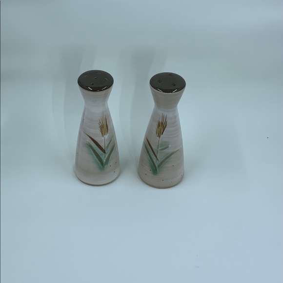 JAPAN SALT AND PEPPER SHAKERS - Picture 1 of 4